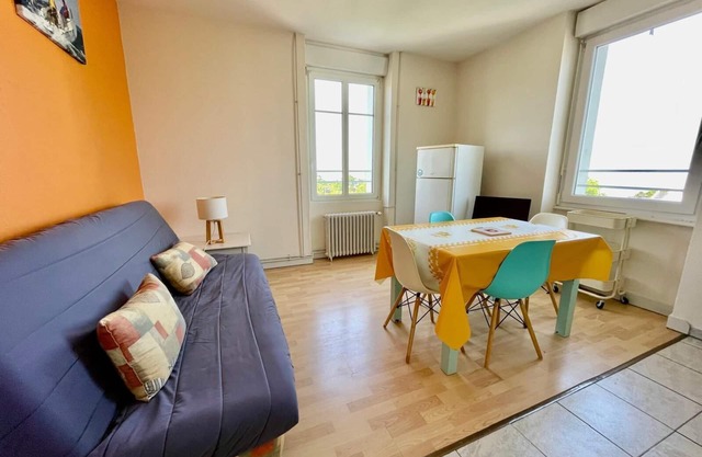 One-Bedroom Apartment with Sea View