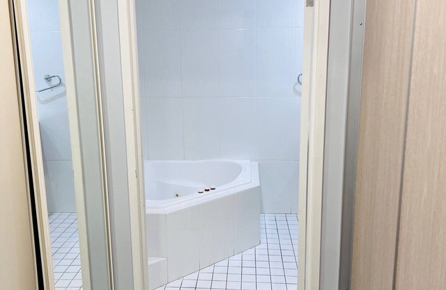 One Bedroom Deluxe Spa Apartment