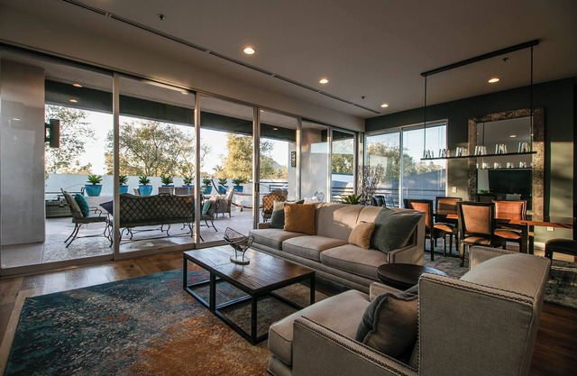 One Of A Kind Spacious Luxury Old Town Loft!