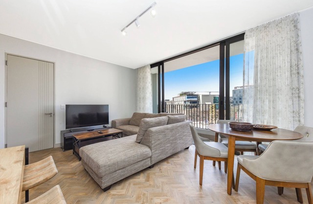 One Rosebank Designer 2BR with Expansive Balcony