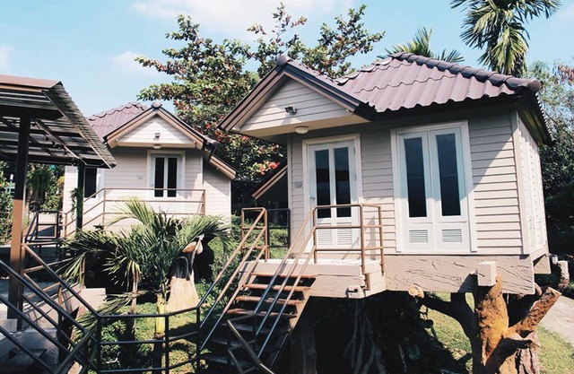 Onhill Village