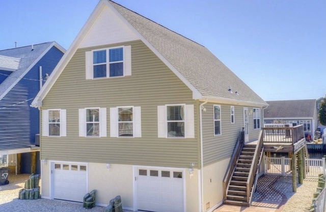 Only 1 week avail June 29-July 6 for Summer 2025- 4 bed 3 bath immaculate home