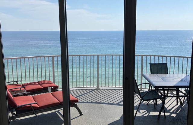 OPEN 10/10-10/12 OR 10/17-10/25 GULF VIEW Two free beach chairs Mar-Oct