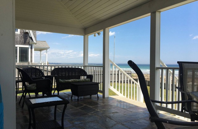 Open the Slider and you are on the Beach!