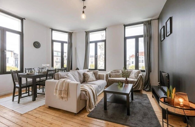 Open view one-bedroom apartment with nice view