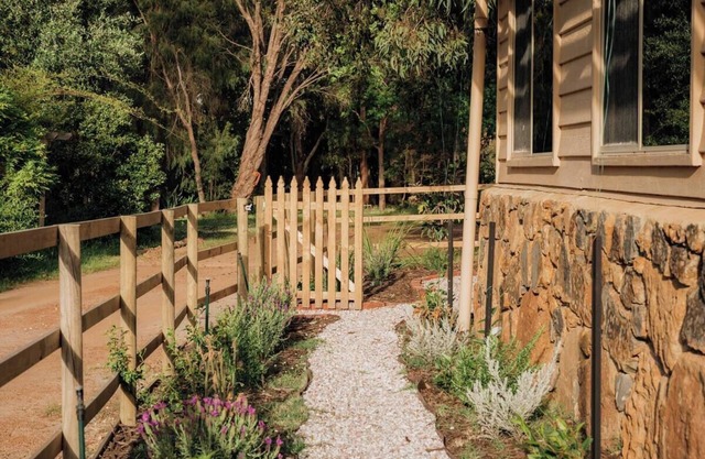 Orchard Cottage: Quiet Farm Escape