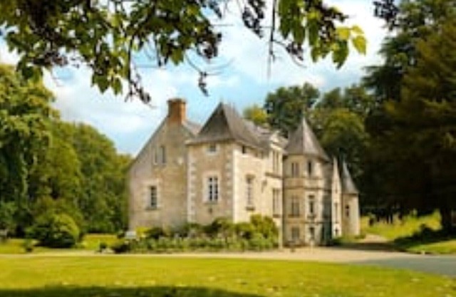 Orchard house in the Commanderie de Ballan