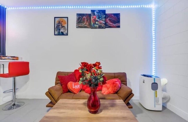 Orlando Modern 1.5 Bedroom Studio Apt.