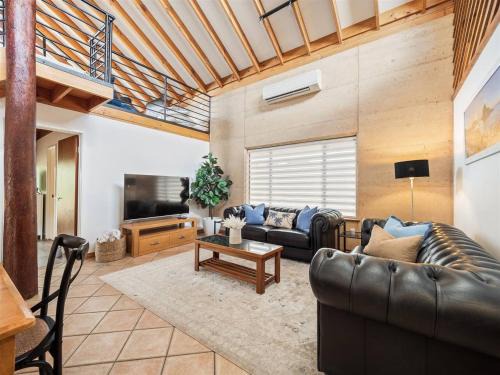 Osprey Beachside Retreat - Good Times Guaranteed