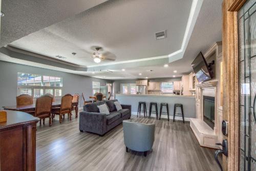 OT 250ALL Love and Sunsets