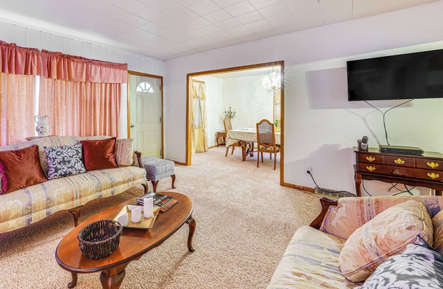 Ottawa Home w/Porch, Near Starved Rock State Park