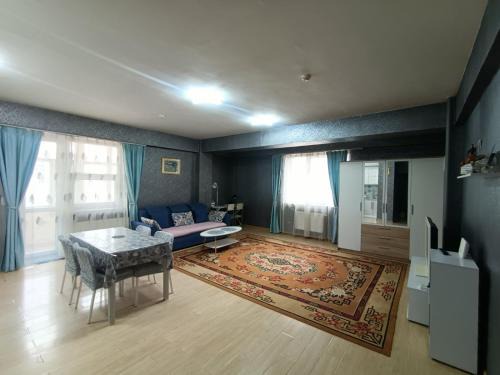 OUNT-Central location, spacious, cozy and secure