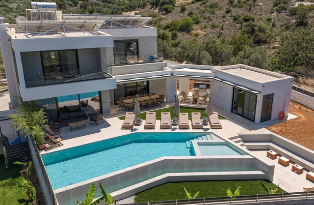 Ouranos villa, pool,Near beach, tavern,market