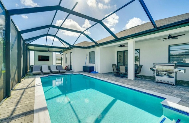Outdoor Kitchenc Gameroom Pool King Suite