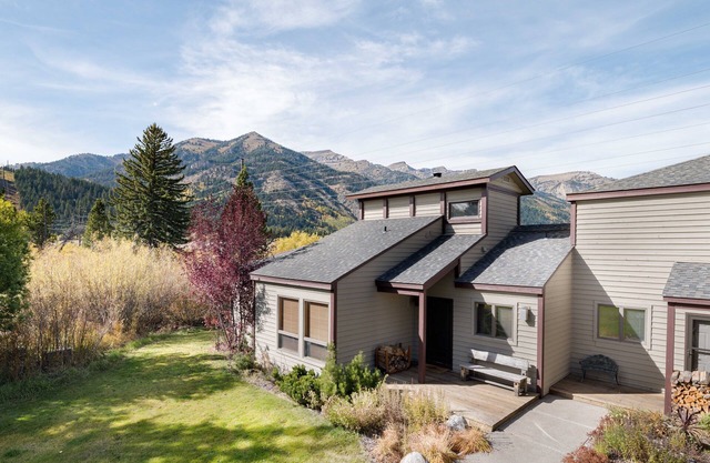 Outpost: Mackinaw 4411 - Teton Views!