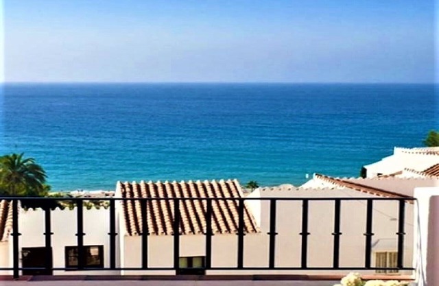 Outstanding sea view! You can hear the lapping of the waves from the terrace .