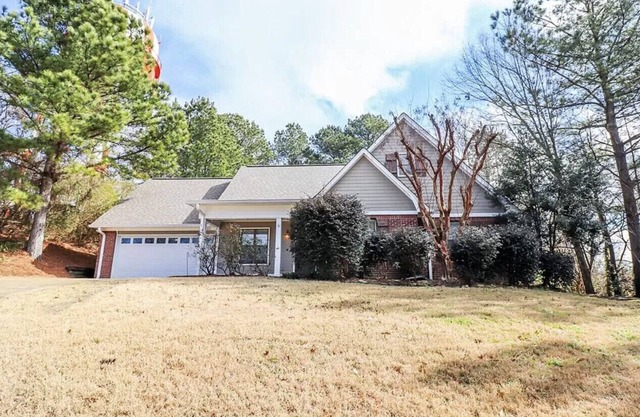 Oxford, MS, 1 Mile from Square, 2 Miles from Ole Miss Campus