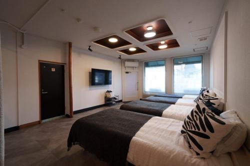 oyadoya gifu kinryu 岐阜駅徒歩10分 デザイナーホテル 大人数貸切 最大7名 駐車場2台有り