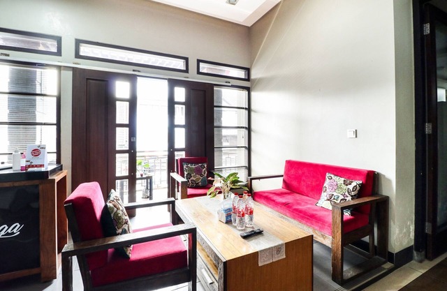 OYO 90026 Guest House Teras Waruga