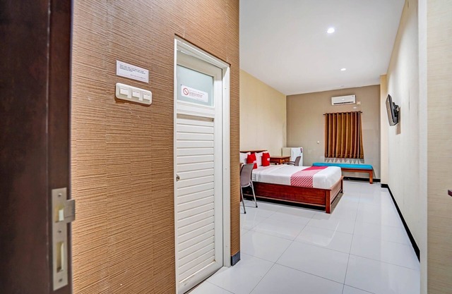 OYO 90889 Dkb Residence