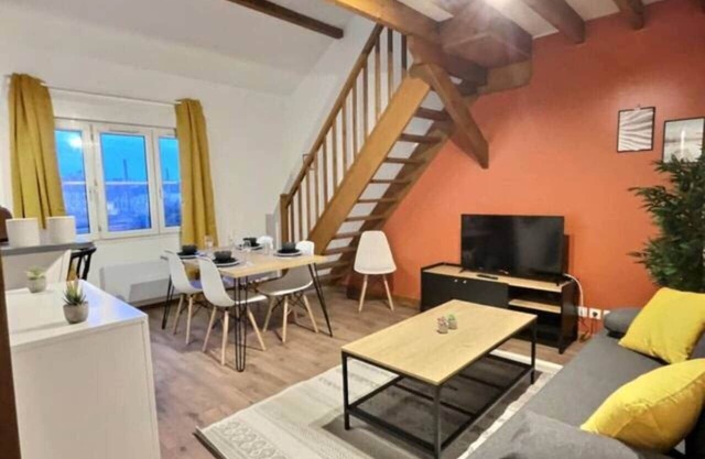 Oyon Duplex: Vast Duplex 6p, quiet, station,