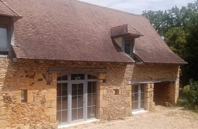 Périgord near Sarlat, Périgourdine villa with swimming pool