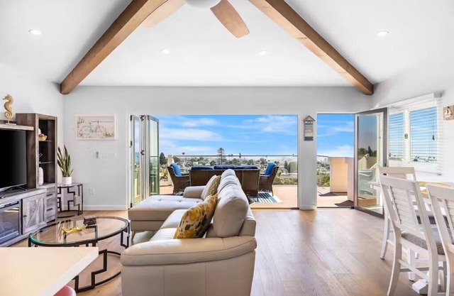 Pacific Combo, Ocean Views, Patio, Walk To Downtown