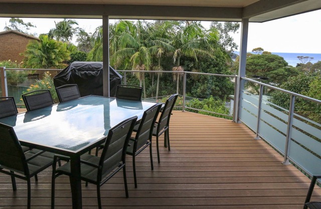 Pacific View - Easily accommodates two families - Now Fully Airconditioned