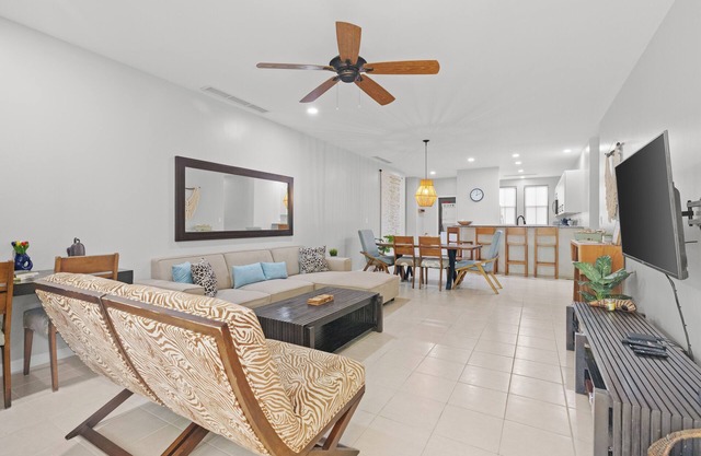 Pacifico L501 - Ground Floor Walkout to Pools