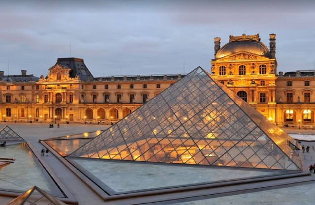 Palais Royal – Musée du Louvre (line 1 and line 7), Pyramides & Bourse (line 3).