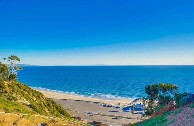 Palisades Home on the Bluff Incredible Beach Views