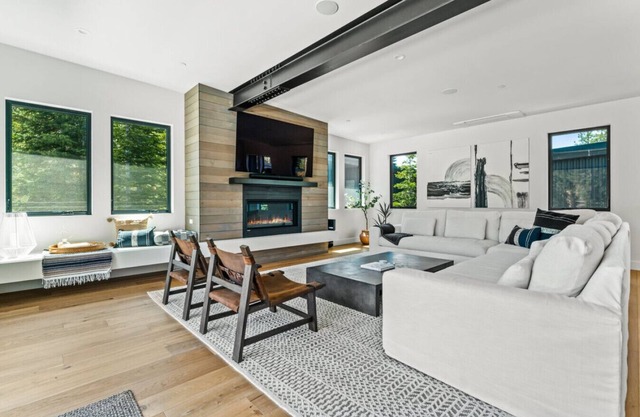 Palisades Resort Home w/hot tub and shuttle