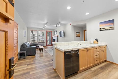 Palisades Tahoe Lodge Rentals Two Bedroom #705