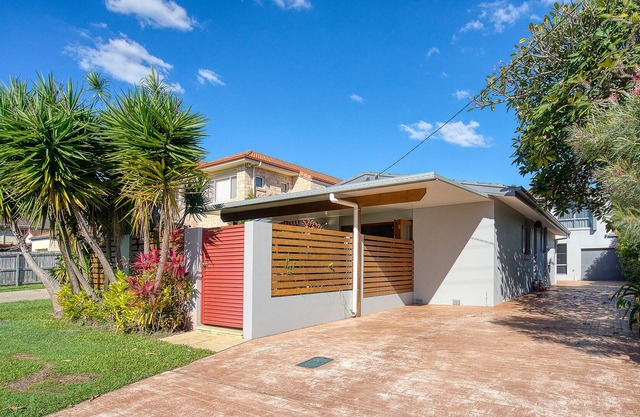 Palm Beach Cottage - 600m to Beach