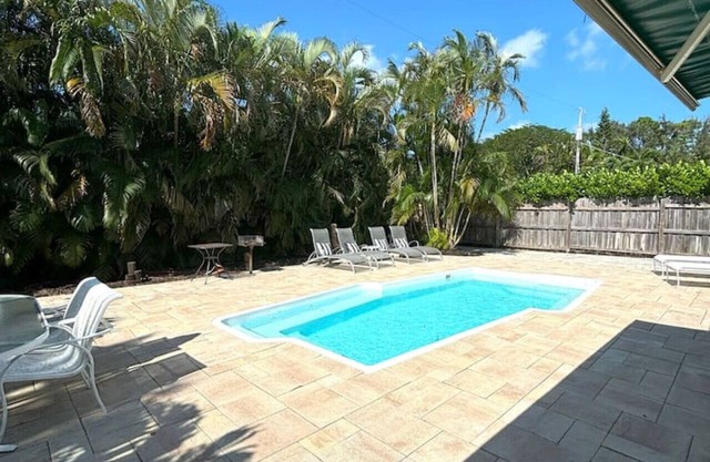 Palm Beach Paradise - Your Ultimate Family & Group Getaway