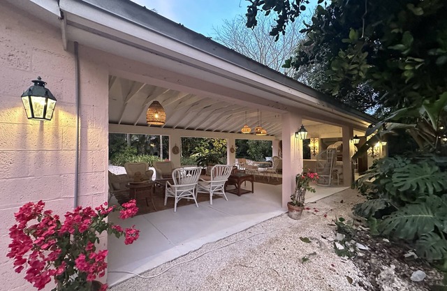 Palm Lodge, Historic House & Tropical Garden