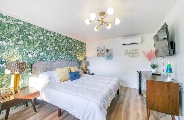 Palm Springs Room #1 @ Retro Boutique Motel