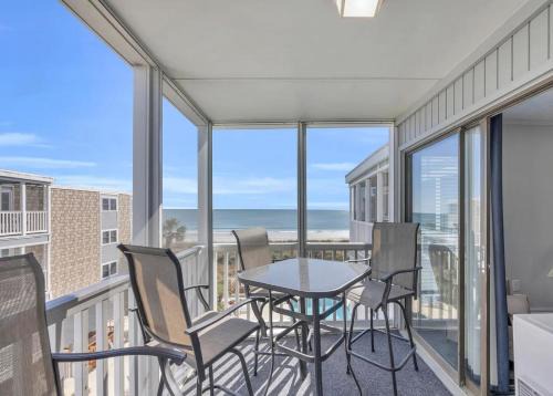 Palm Villa with Oceanfront Balcony, Pool, Sleeps 6