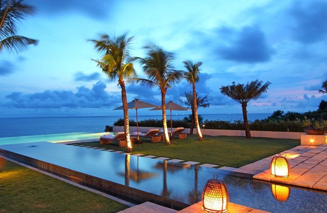 Panoramic Clifftop Luxury 6BR Villa, Beach Access - 18Min Walk To Melasti Beach!