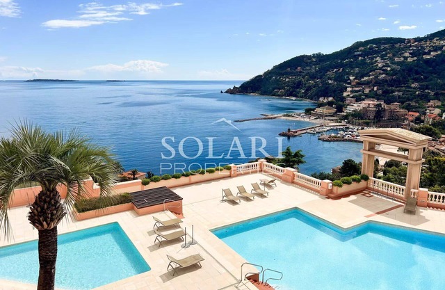 Panoramic sea view, residence with swimming pool