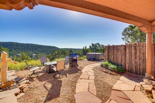 Panoramic Vistas and Hot Tub Adobe Near Pecos River