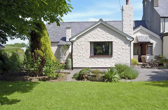 Pant Glas Mawr Axton