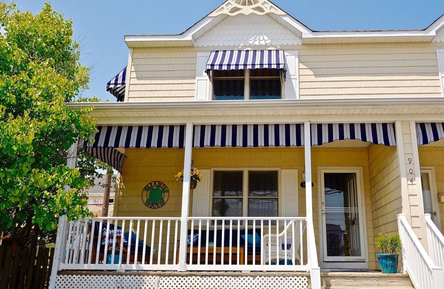 PARADISE FOUND IN THE HEART OF LAVALLETTE ONE BLOCK FROM BEACH