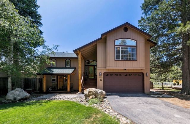 Paradise in the Pines: Hot Tub, BBQ, Pet Friendly