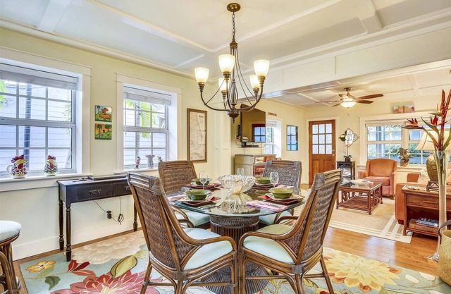 Paradise Palms by AvantStay | Great Location w/Outdoor Dining, BBQ