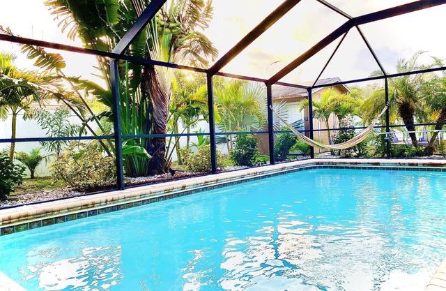 Paradise Palms Heated Screened Pool Family-Friendly Near Siesta Key