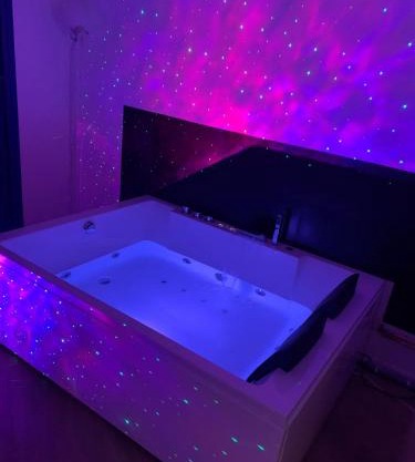 Paris La Défense - Santorin Apartment with jacuzzi