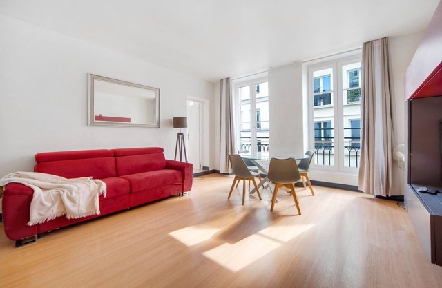 Paris Marais Maison Lombard