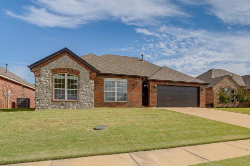 Park and Pool Across Street, Broken Arrow Home!