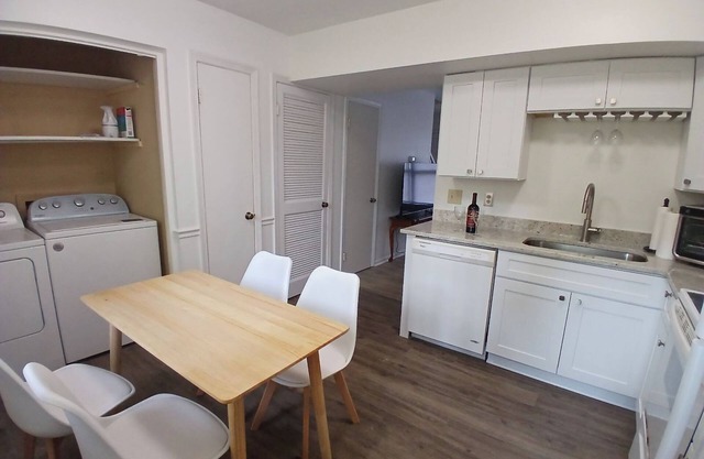 Park clean retreat two bedrooms